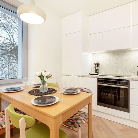Apartman Stylish With Workspace In By Rent Like